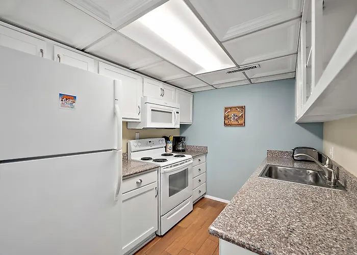 3 Bedroom Bluewater East With Outdoor Pool! Holiday home Ocean City