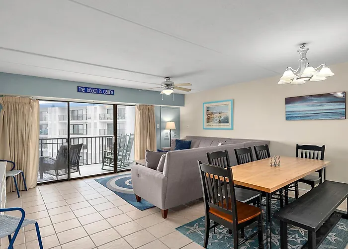 3 Bedroom Bluewater East With Outdoor Pool! Holiday home