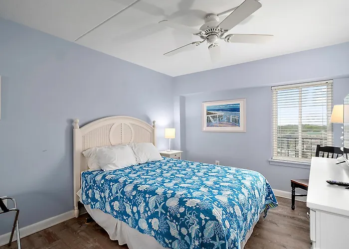 3 Bedroom Bluewater East With Outdoor Pool!