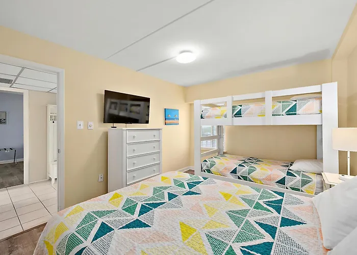 Holiday home 3 Bedroom Bluewater East With Outdoor Pool!