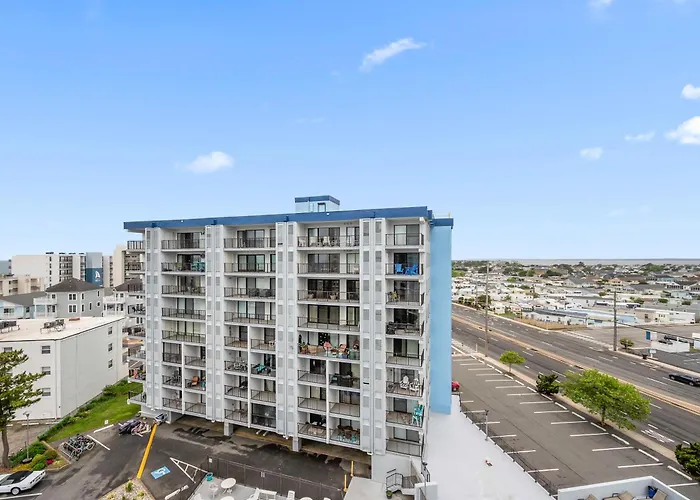 3 Bedroom Bluewater East With Outdoor Pool! Ocean City