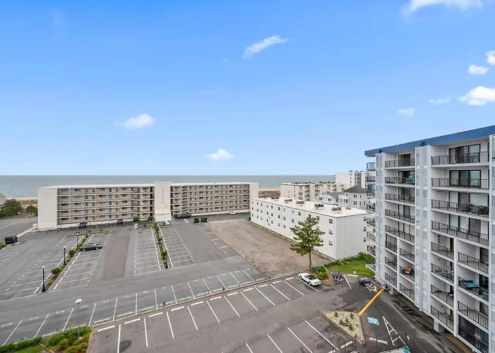 3 Bedroom Bluewater East With Outdoor Pool! Holiday home Ocean City