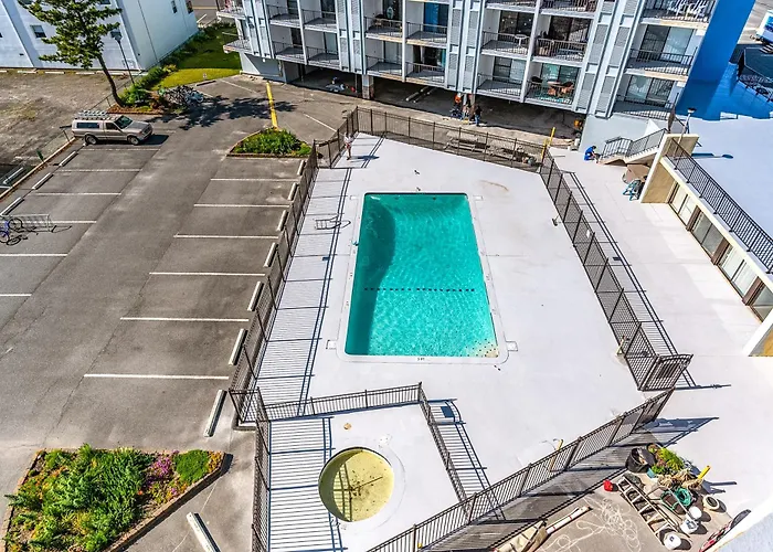 3 Bedroom Bluewater East With Outdoor Pool! Holiday home Ocean City